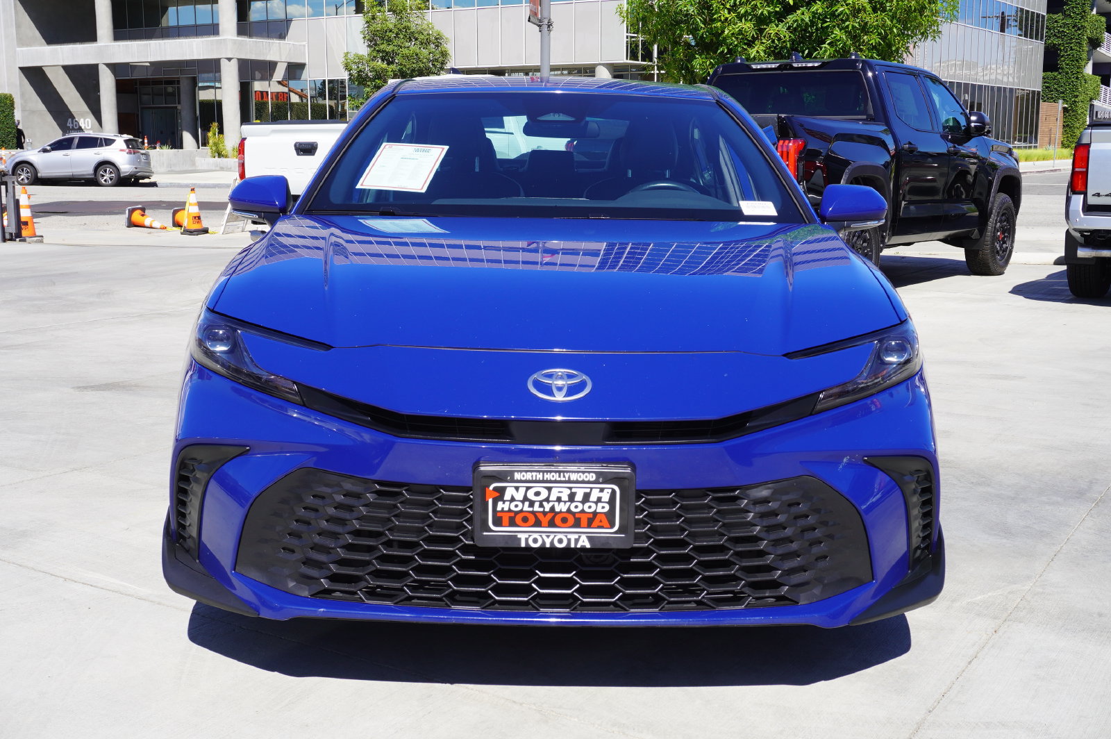 Certified 2025 Toyota Camry SE FWD image 3