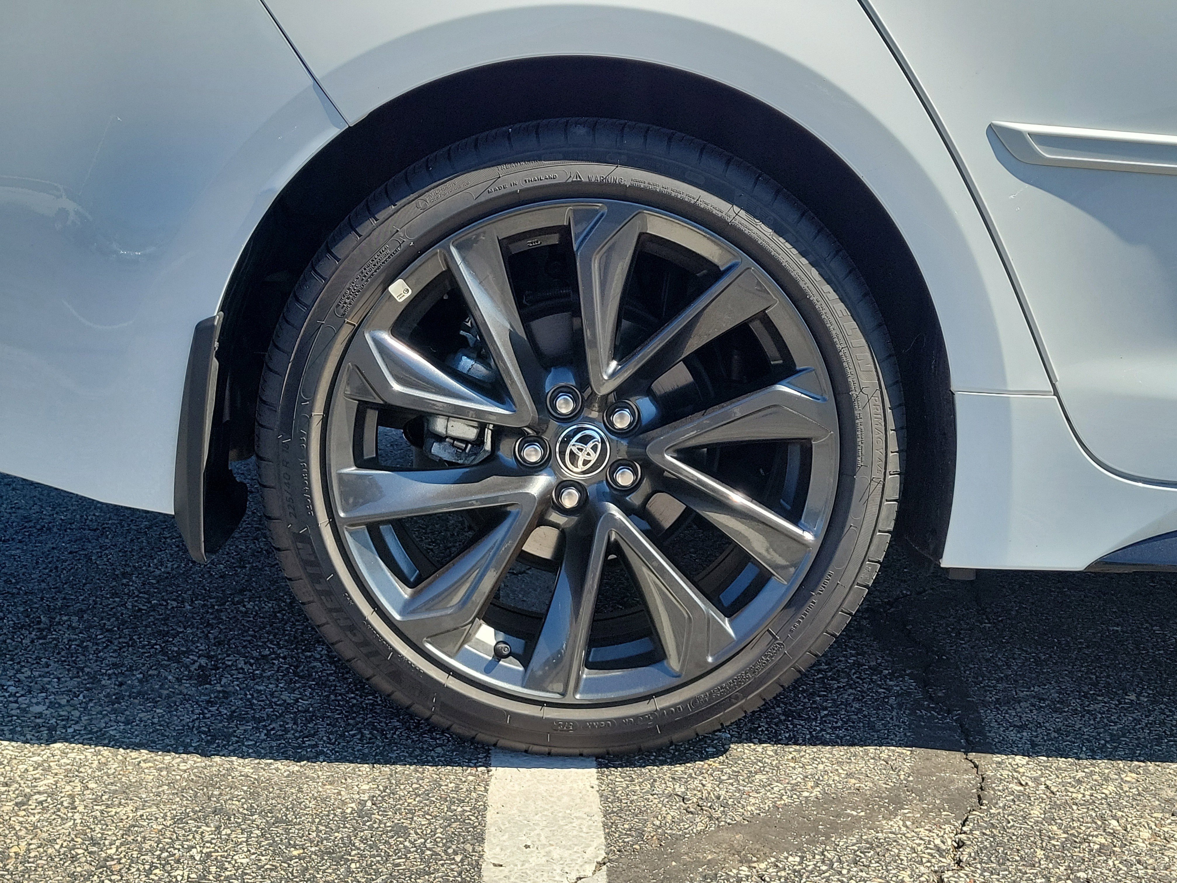 Used 2025 Toyota Corolla SE w/ SE Premium Package image 5