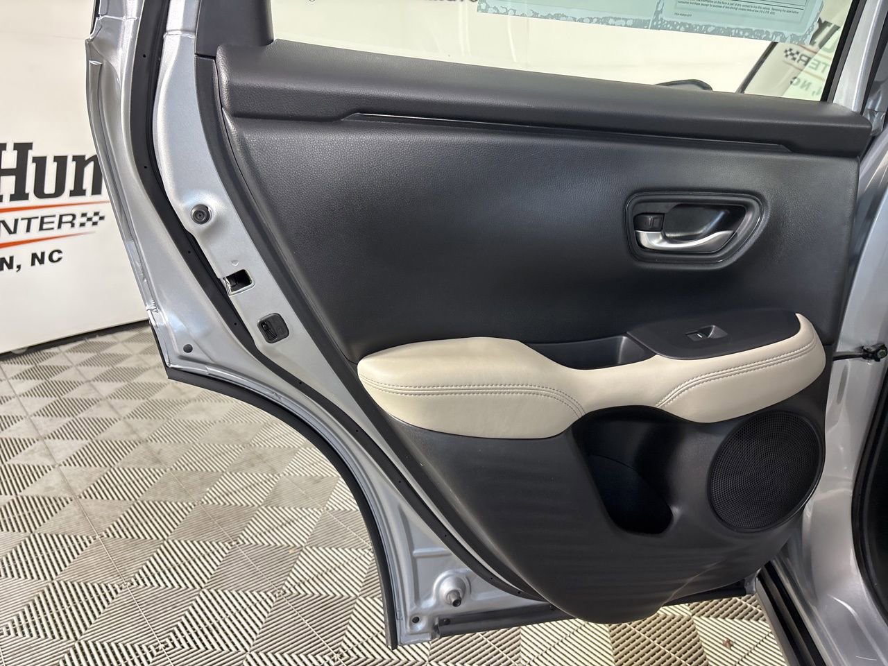 Used 2025 Honda HR-V LX image 19