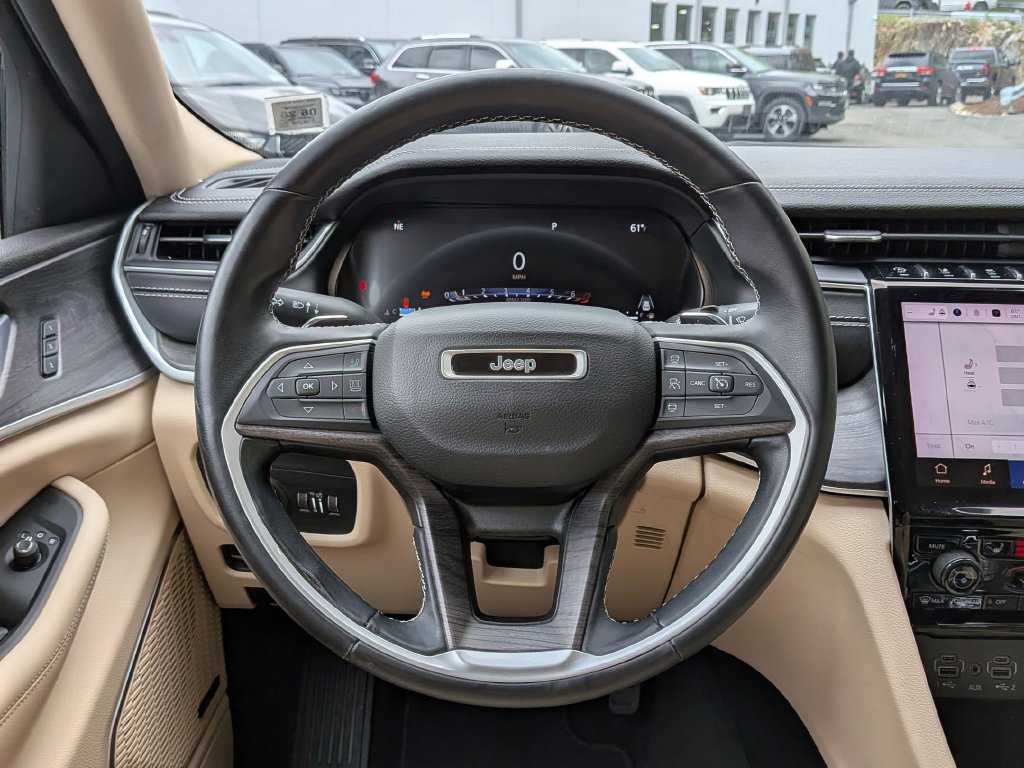 Certified 2022 Jeep Grand Cherokee Limited AWD/4WD image 15