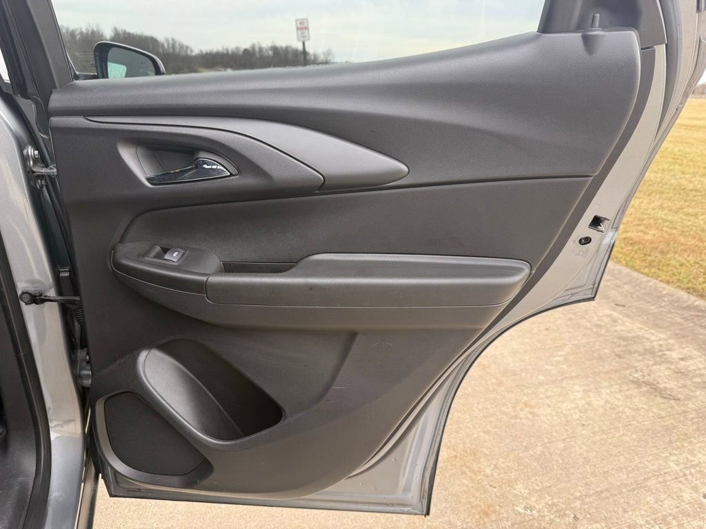Used 2023 Chevrolet TrailBlazer RS w/ Convenience Package image 14