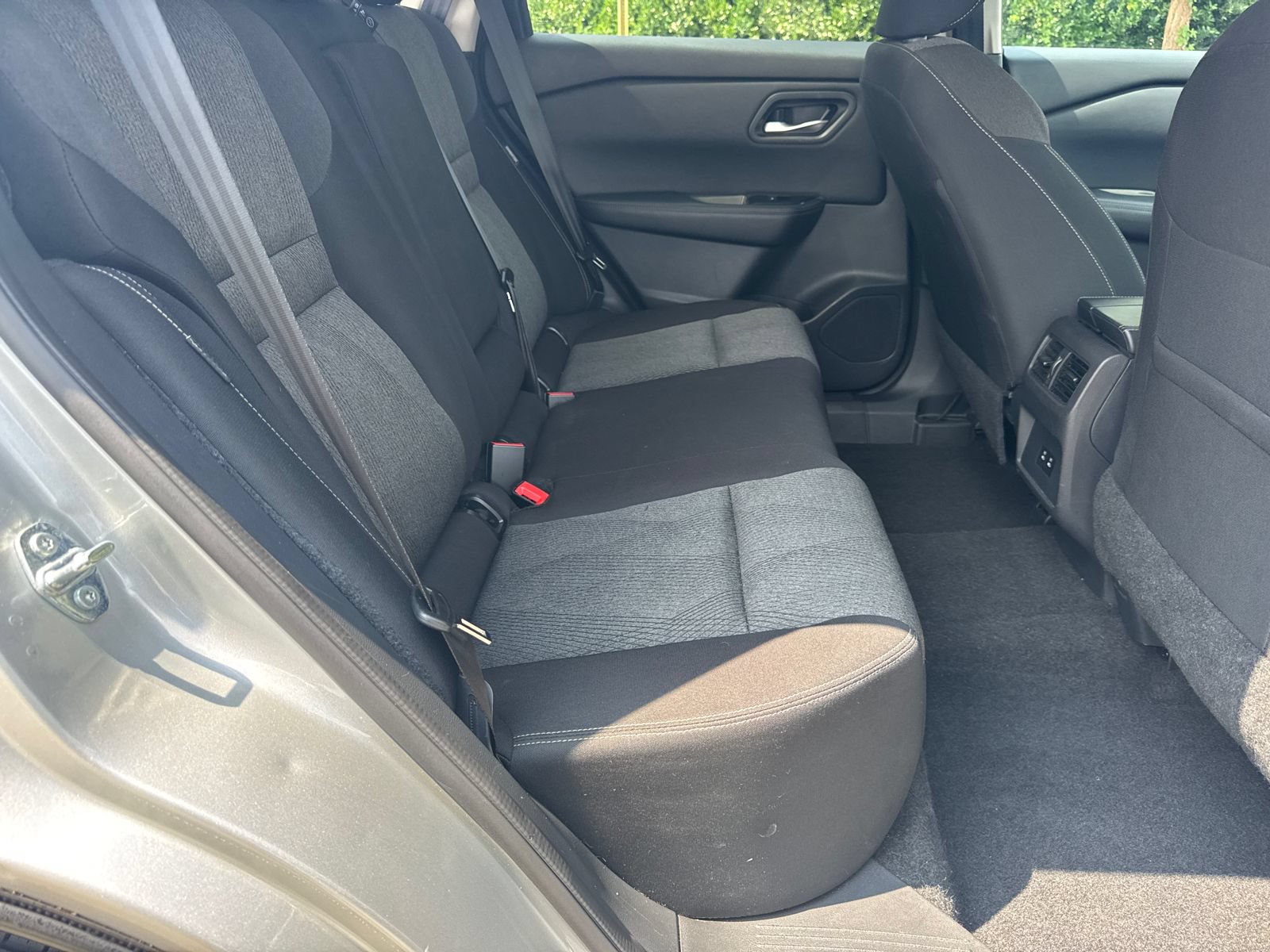 Used 2025 Nissan Rogue SV FWD image 15