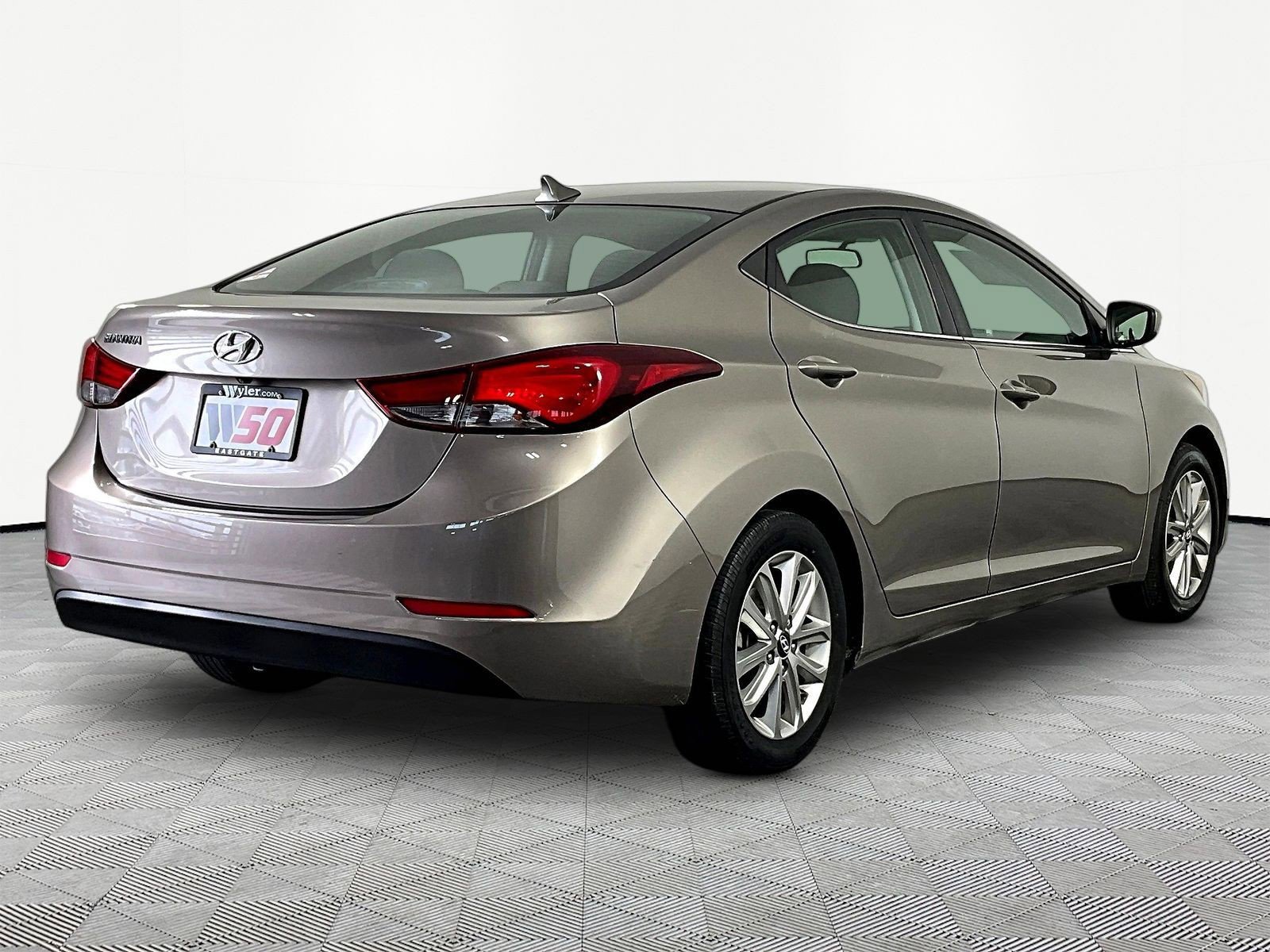 Used 2015 Hyundai Elantra SE w/ Option Group 03 FWD image 6