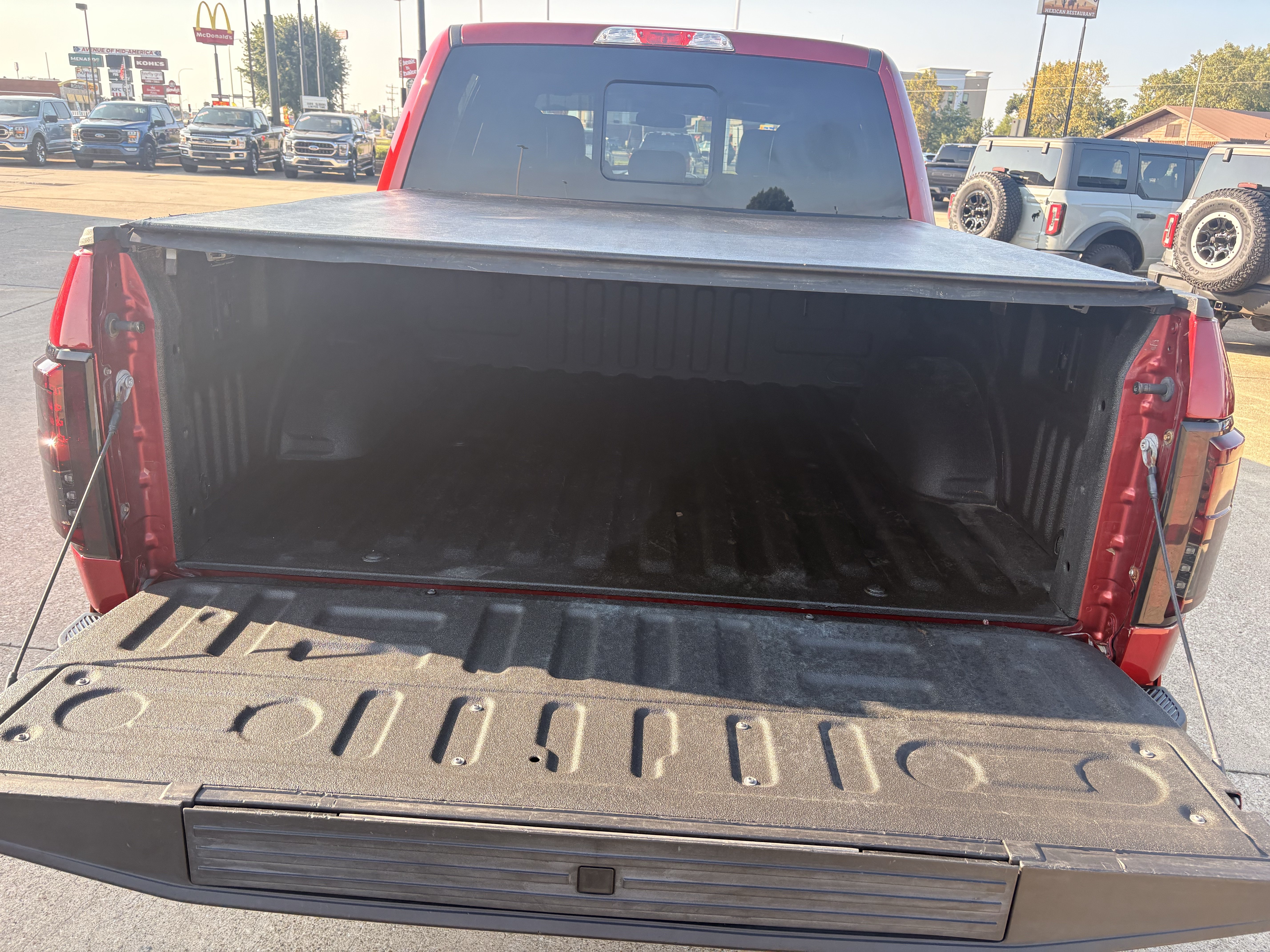 Used 2015 Ford F150 Lariat w/ Equipment Group 501A Mid AWD/4WD image 6