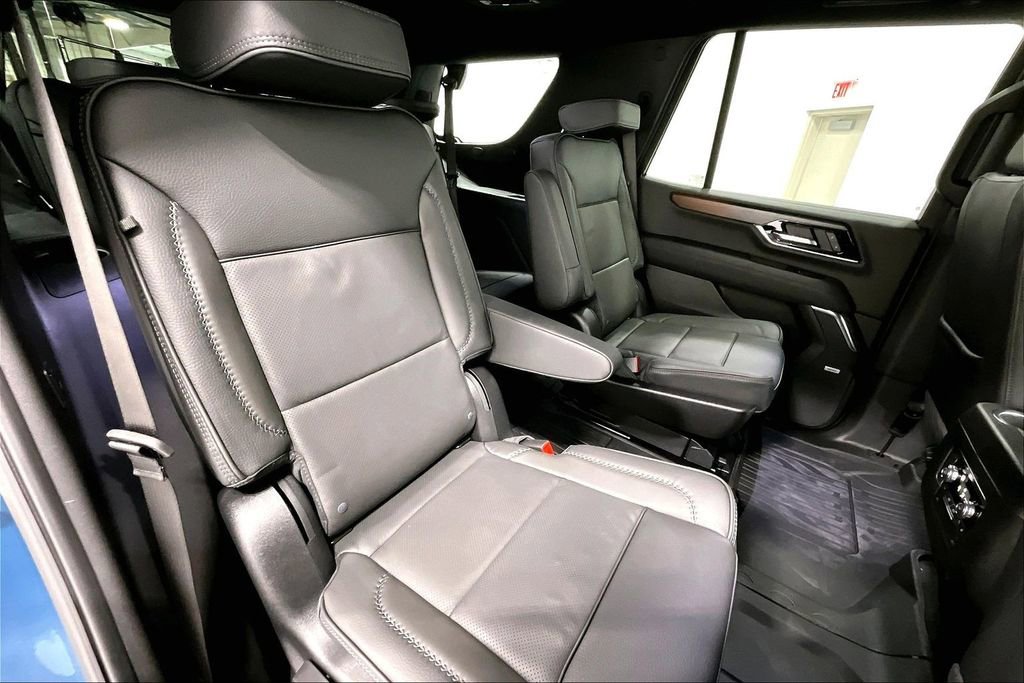 New 2026 GMC Yukon Denali w/ Sun & Power Step Package AWD/4WD image 9