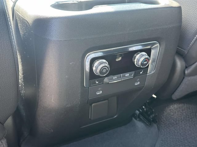 Used 2022 GMC Yukon XL Denali w/ Denali Premium Package AWD/4WD image 21