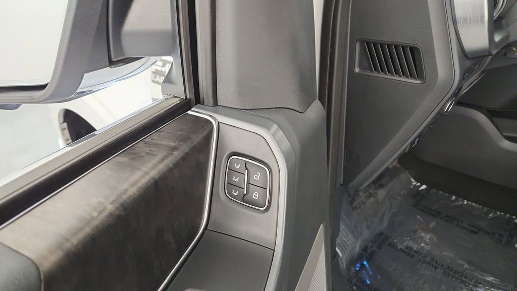 Used 2021 Ford F150 Lariat image 25