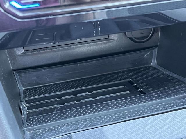 Used 2025 Volkswagen Taos SE image 31