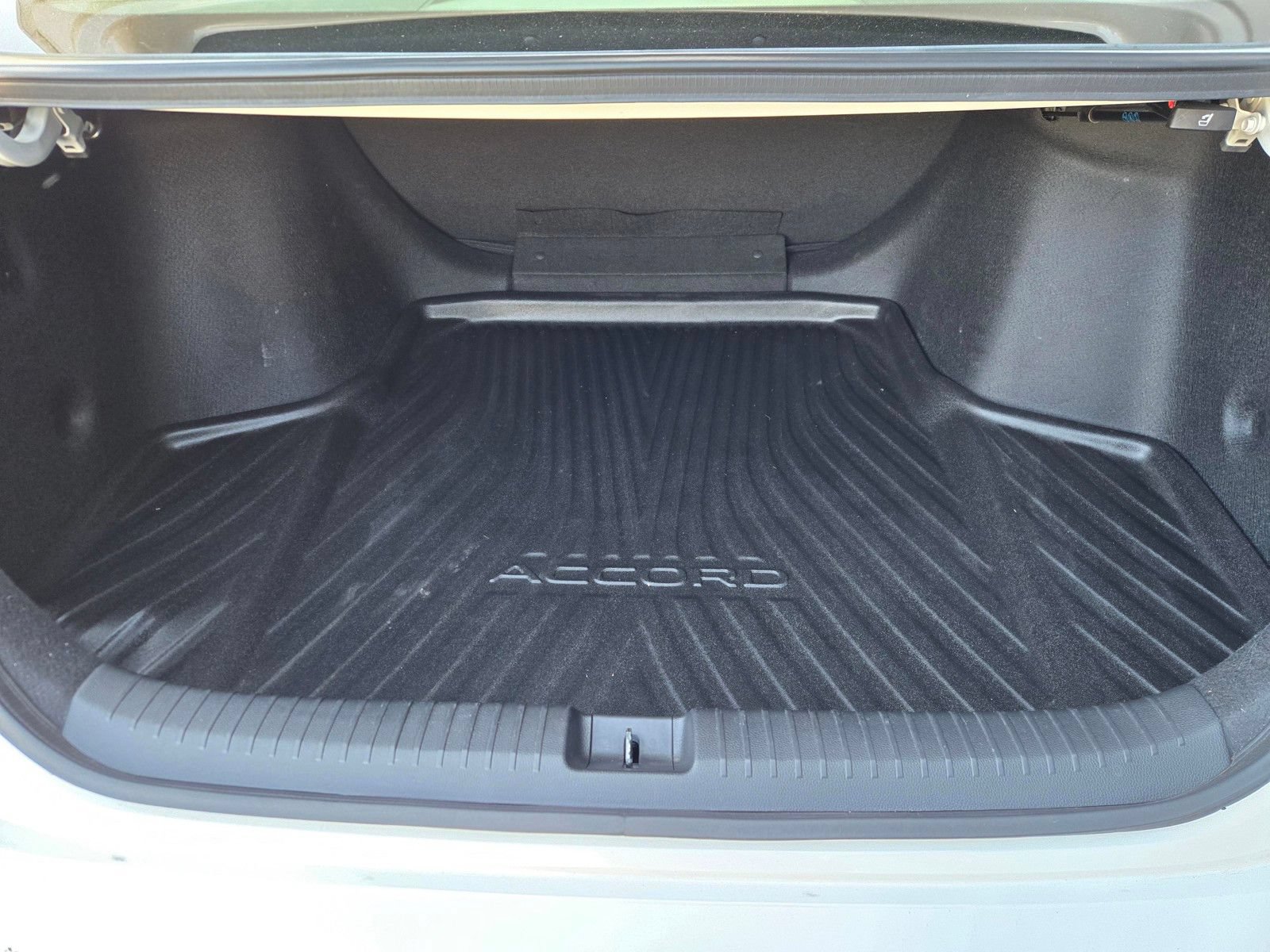 Used 2025 Honda Accord LX image 27