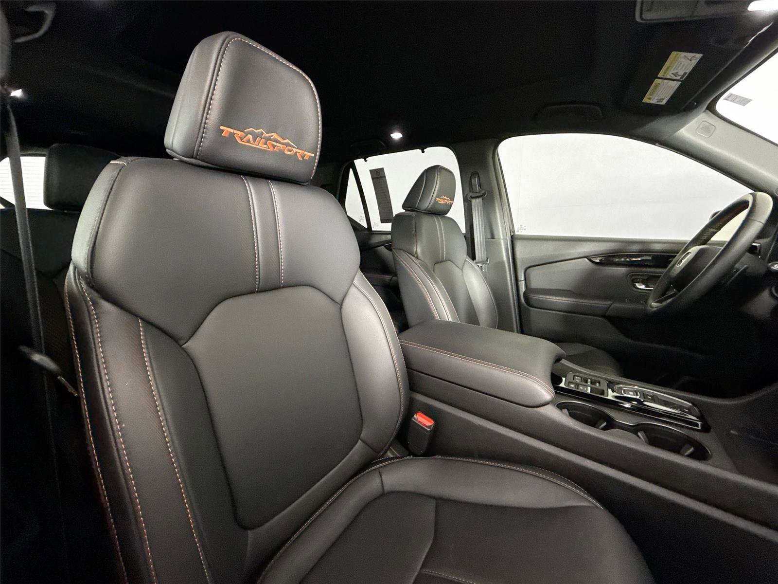 Used 2025 Honda Pilot TrailSport image 41