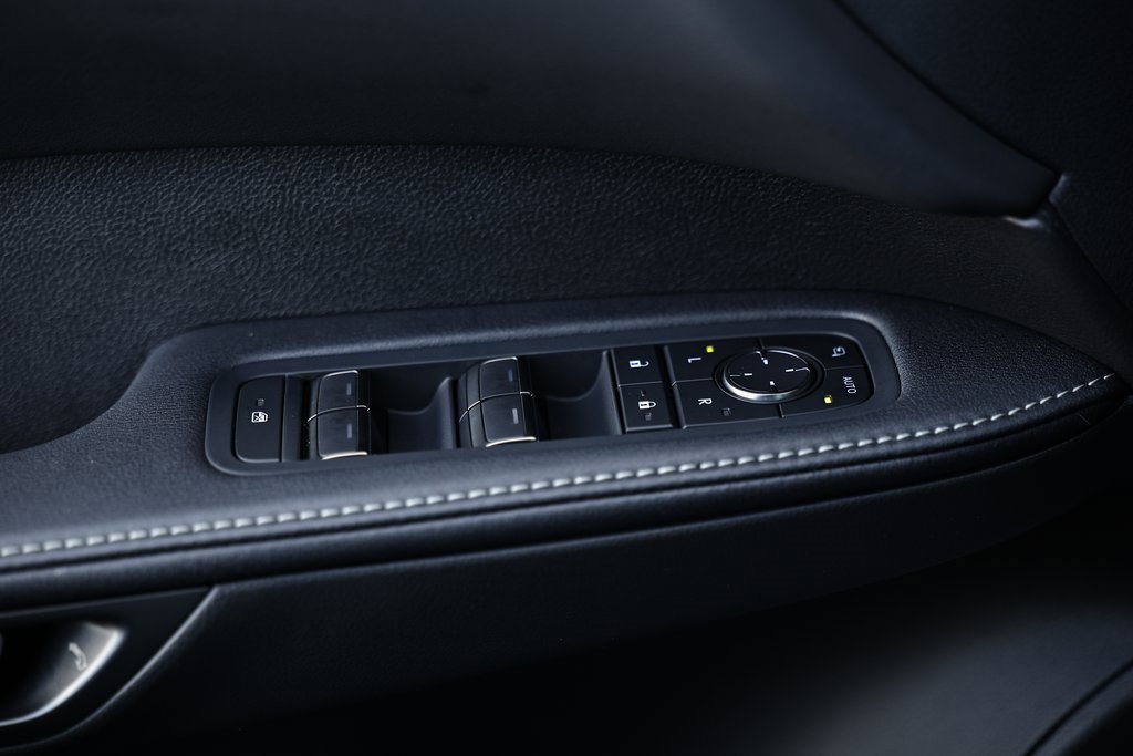 Used 2025 Lexus RX 350h w/ Accessory Package (Z1) image 15