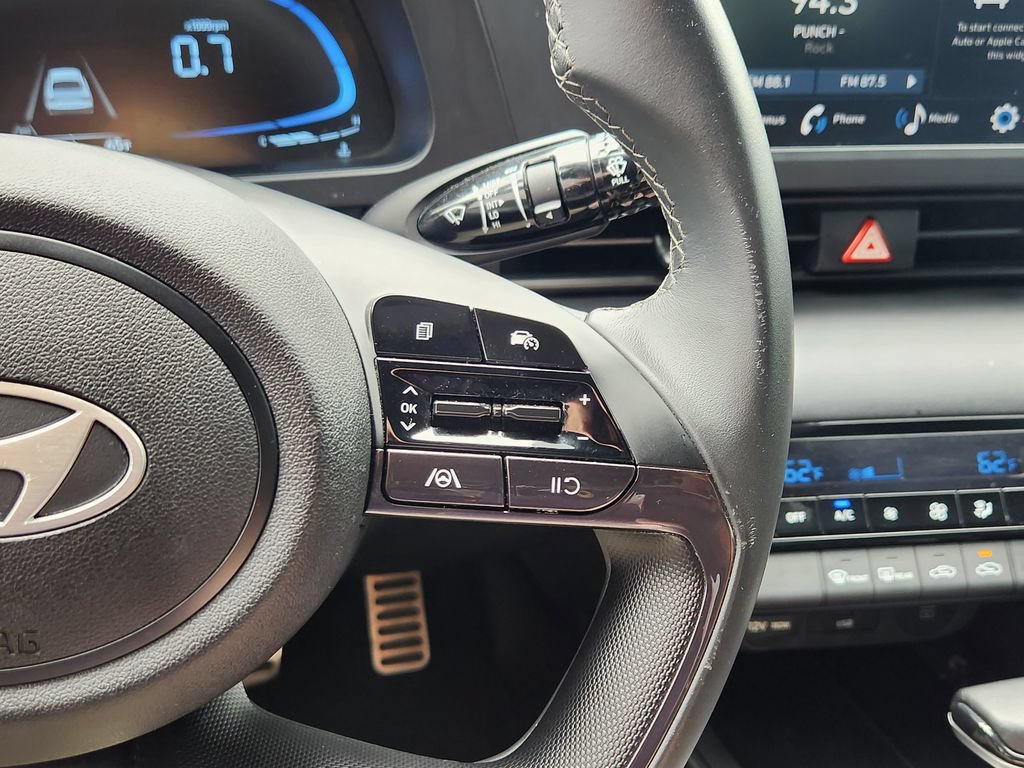 Used 2025 Hyundai Elantra Sport FWD image 27