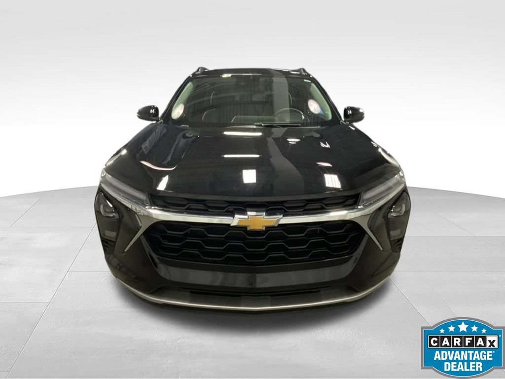 Used 2024 Chevrolet Trax LT FWD image 2