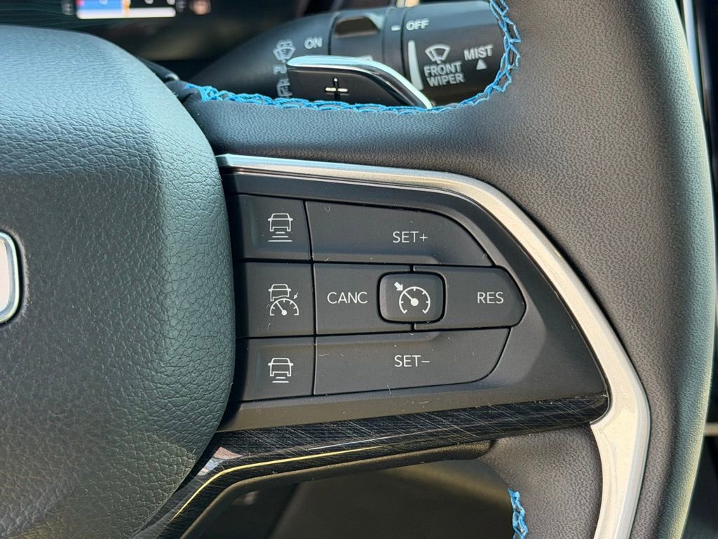 Used 2023 Jeep Grand Cherokee Trailhawk w/ Luxury Tech Group III image 23