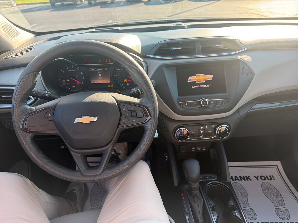 Used 2022 Chevrolet TrailBlazer LS AWD/4WD image 18