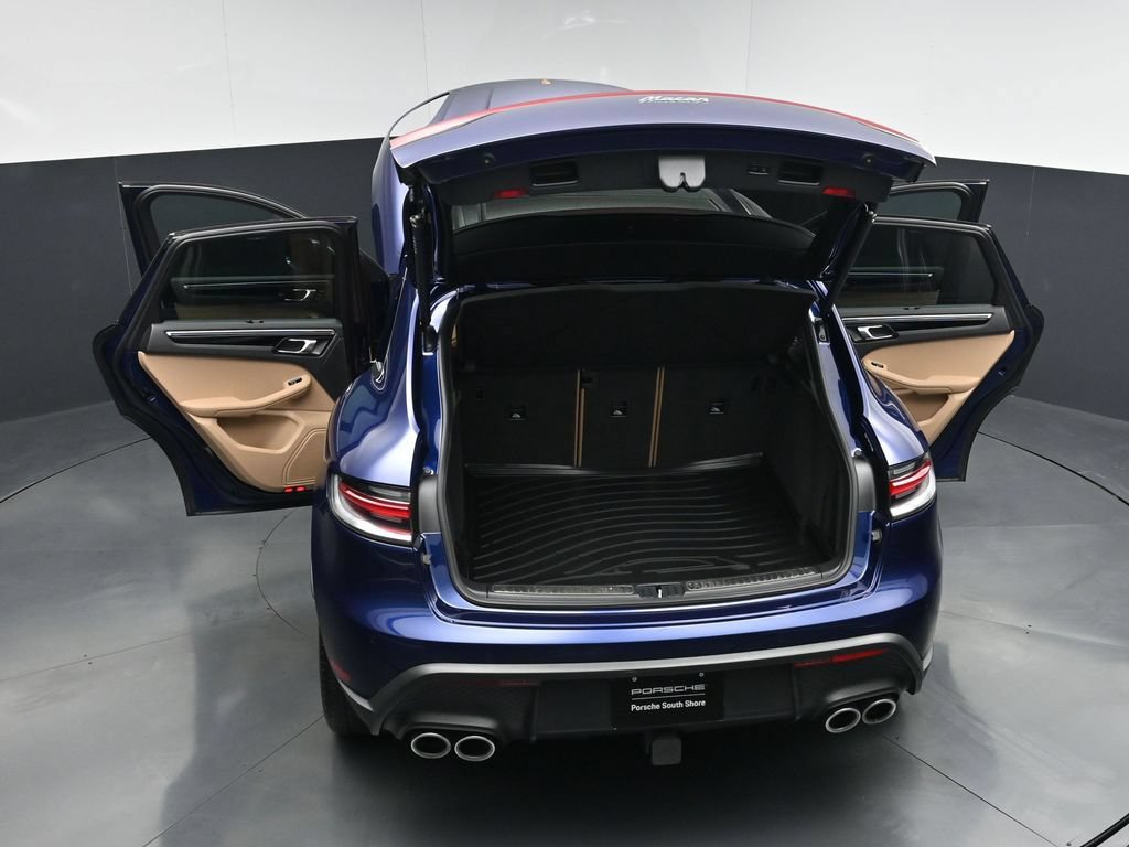 Used 2024 Porsche Macan AWD/4WD image 31