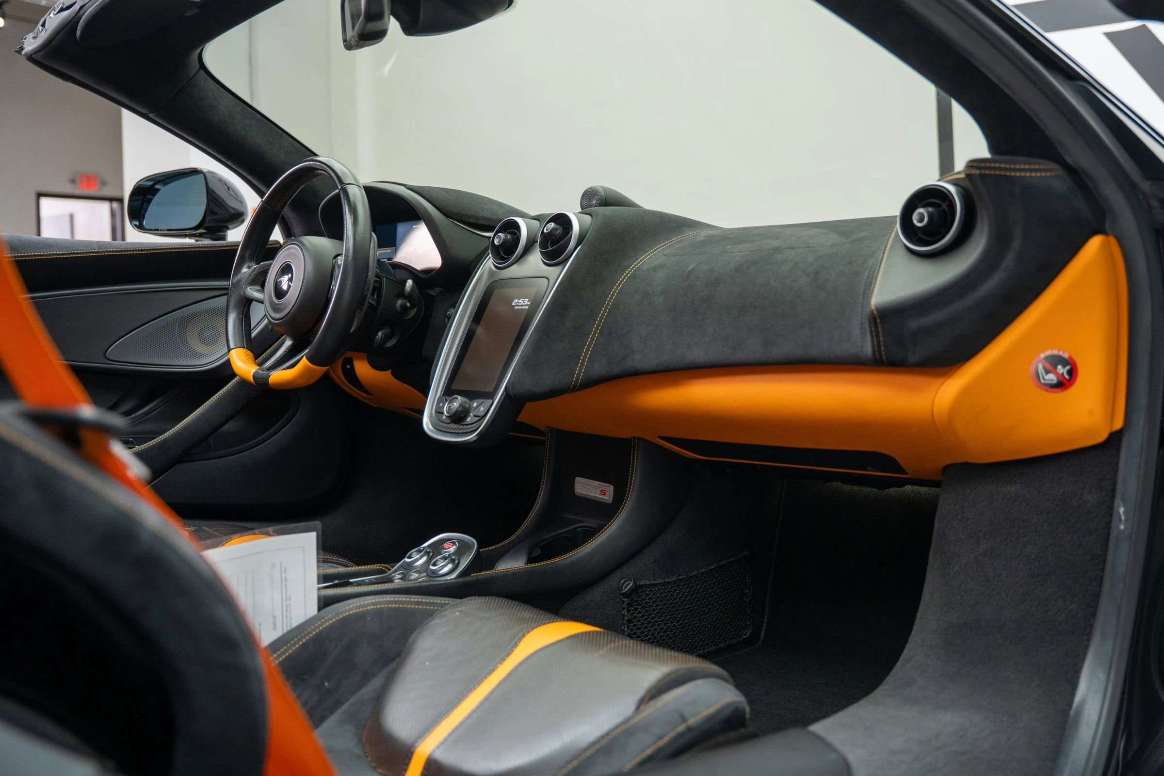 Used 2019 McLaren 570S Spider image 32