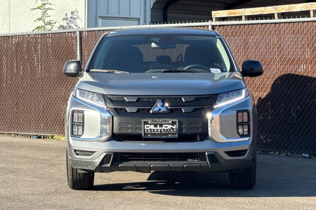 Used 2025 Mitsubishi Outlander Sport LE AWD/4WD image 3