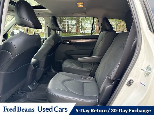 Used 2021 Toyota Highlander Limited image 13