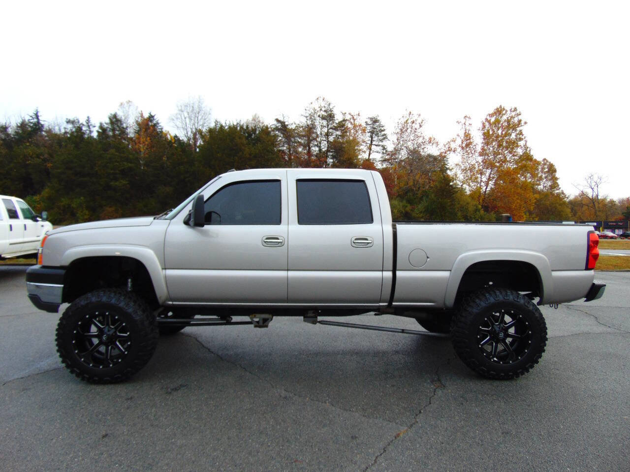 Used 2004 Chevrolet Silverado 2500 LT w/ Heavy-Duty Power Package image 24