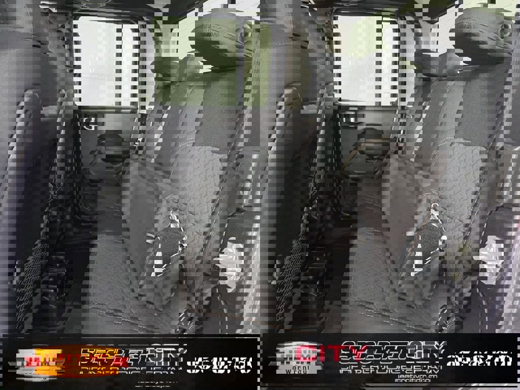 New 2025 Jeep Gladiator Mojave image 25