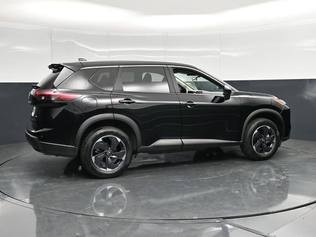Used 2025 Nissan Rogue SV AWD/4WD image 14