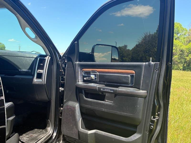 Used 2015 RAM 3500 Laramie w/ Convenience Group AWD/4WD image 18