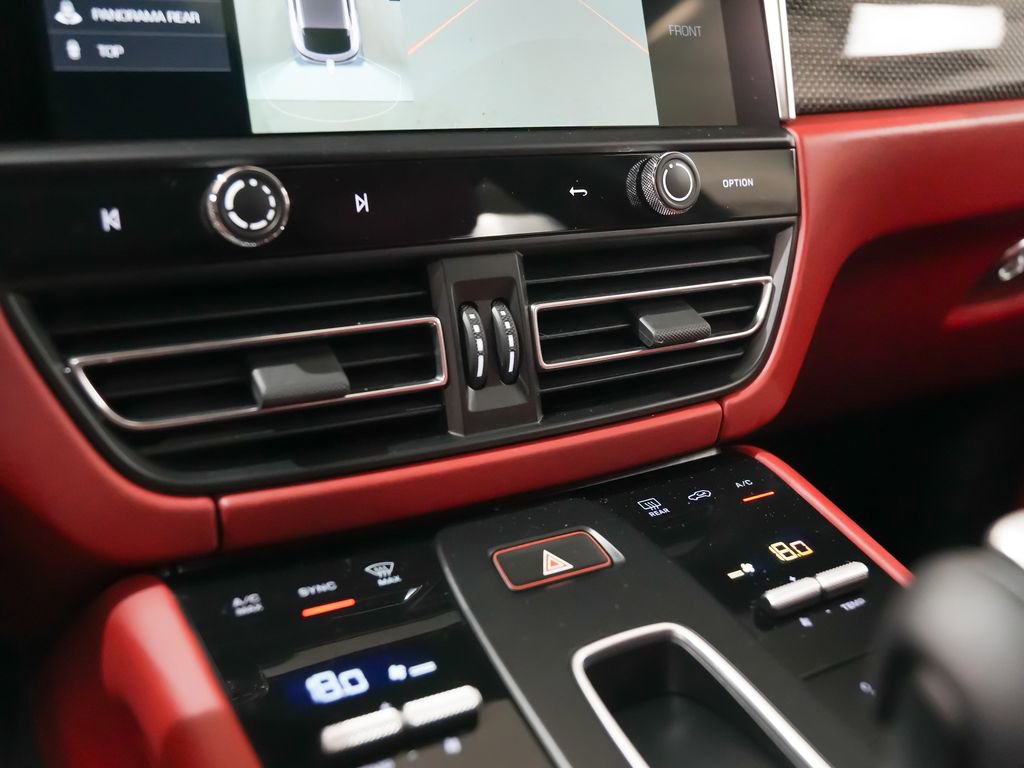 Used 2023 Porsche Macan GTS AWD/4WD image 32