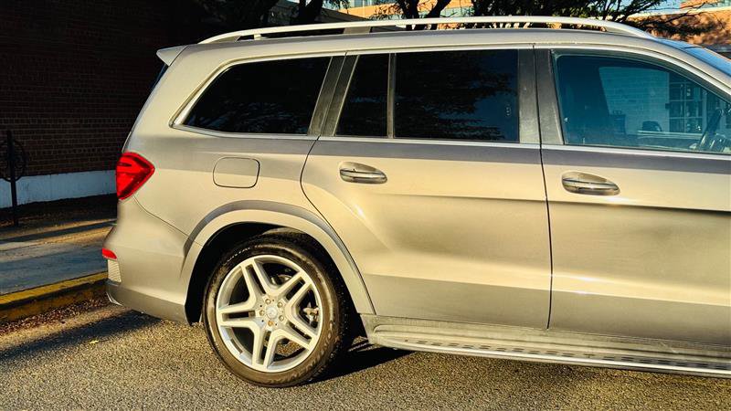 Used 2014 Mercedes-Benz GL 550 4MATIC image 5