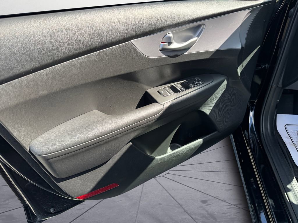 Used 2024 Kia Forte LXS image 23