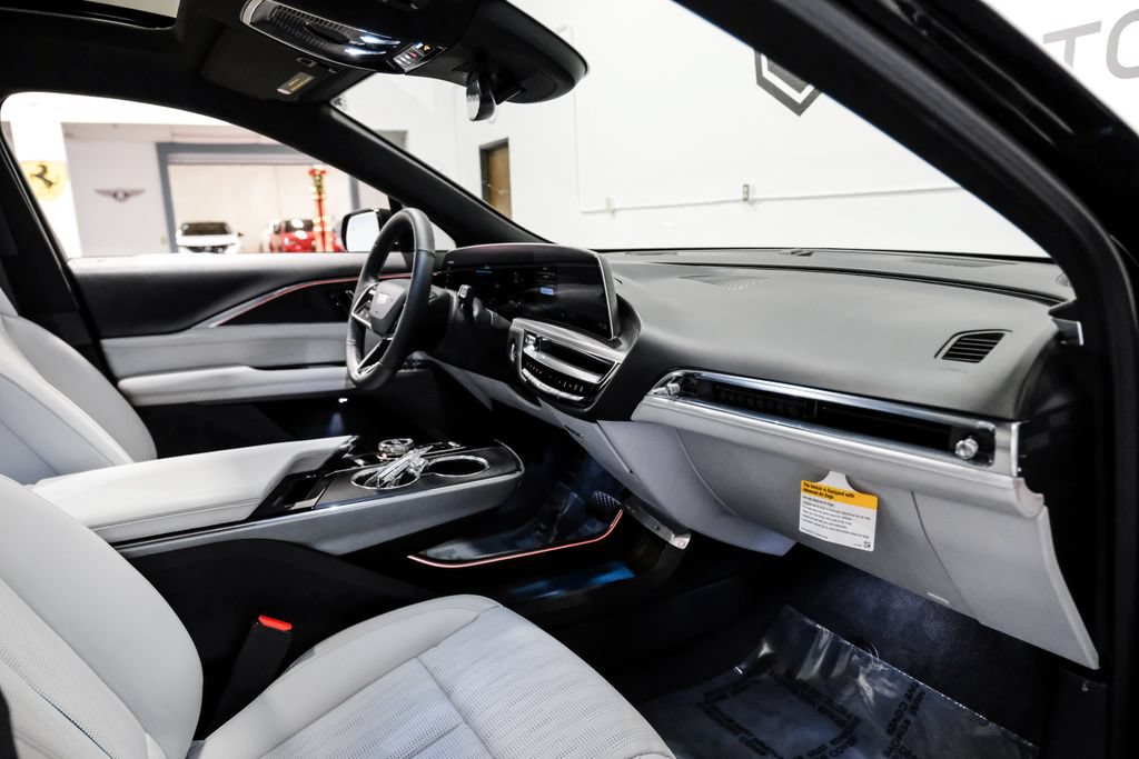 Used 2024 Cadillac Lyriq Sport AWD/4WD image 15