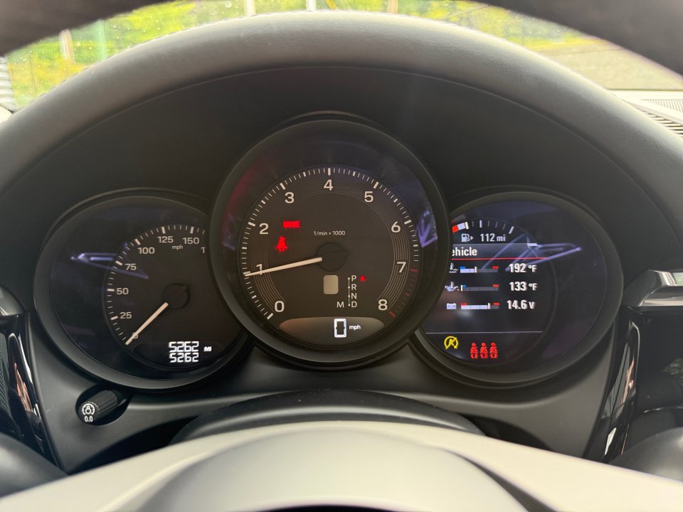 Certified 2026 Porsche Macan AWD/4WD image 4