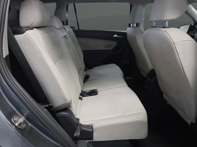 Used 2020 Volkswagen Tiguan SE w/ Panoramic Sunroof Package image 32