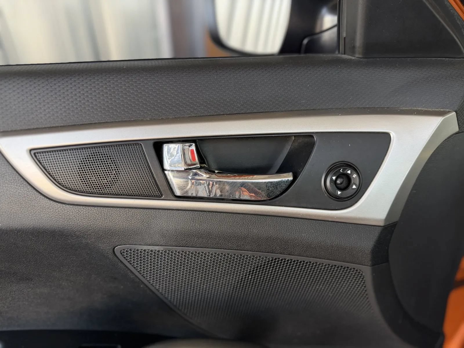 Used 2012 Hyundai Veloster FWD image 24