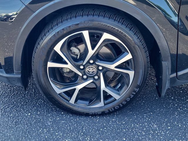 Used 2021 Toyota C-HR XLE FWD image 29