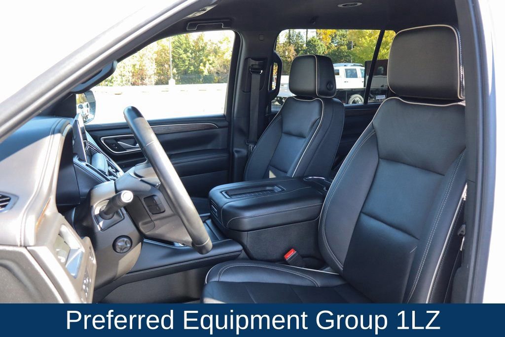 Used 2023 Chevrolet Suburban Premier image 10
