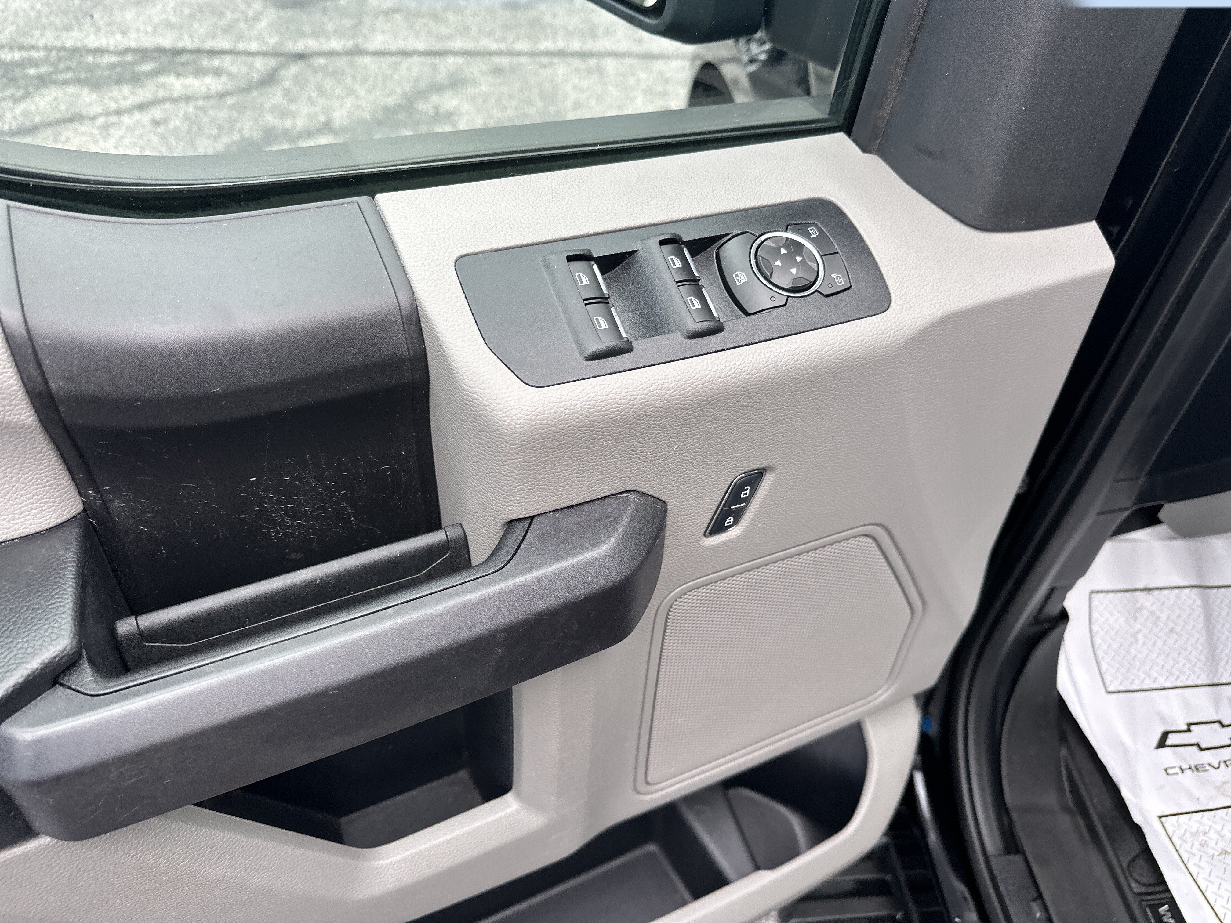 Used 2017 Ford F150 XL w/ Equipment Group 101A Mid AWD/4WD image 13