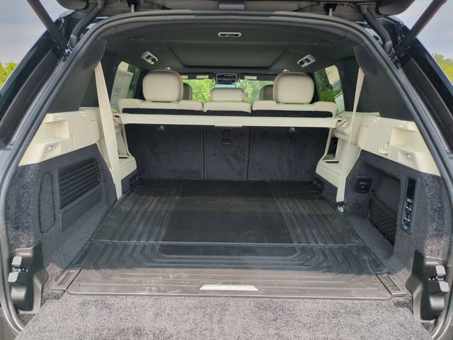 New 2026 Land Rover Range Rover Long Wheelbase SE AWD/4WD image 16