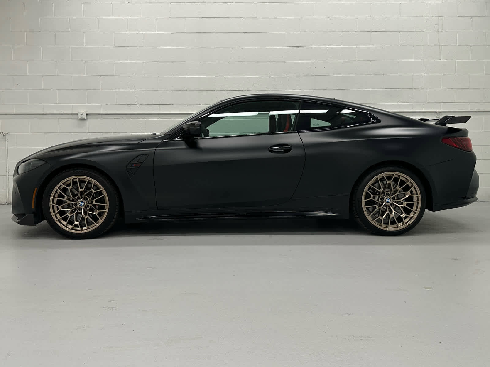 Used 2025 BMW M4 CS AWD/4WD image 3