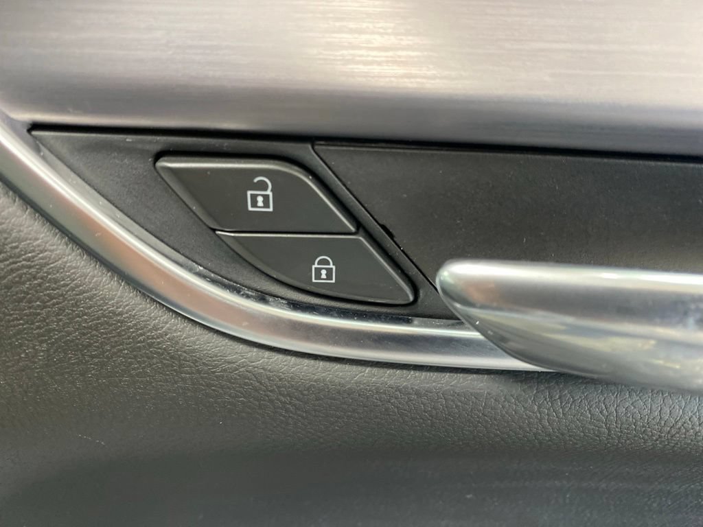 Used 2024 Cadillac XT6 Luxury w/ LPO, Floor Liner Package AWD/4WD image 22