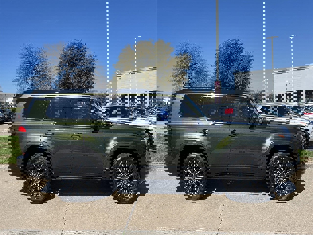 Used 2025 Lexus GX 550 w/ Cold Area Package image 3