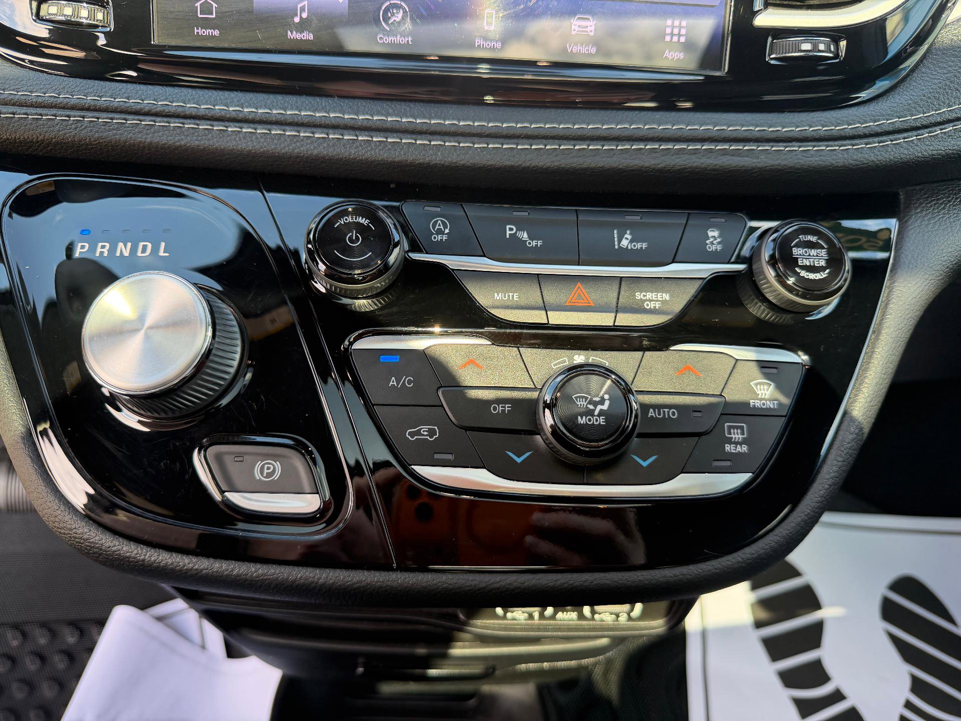 Used 2022 Chrysler Pacifica Touring-L w/ S Appearance Package image 29