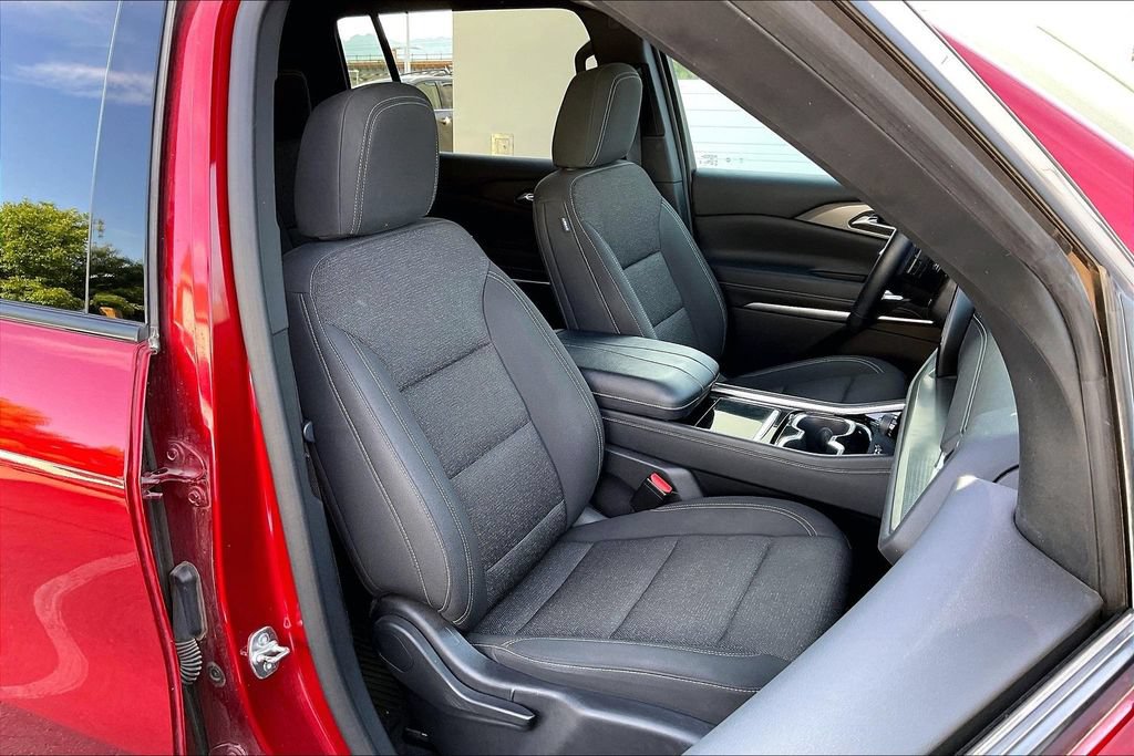 Used 2024 Chevrolet Traverse LT FWD image 7