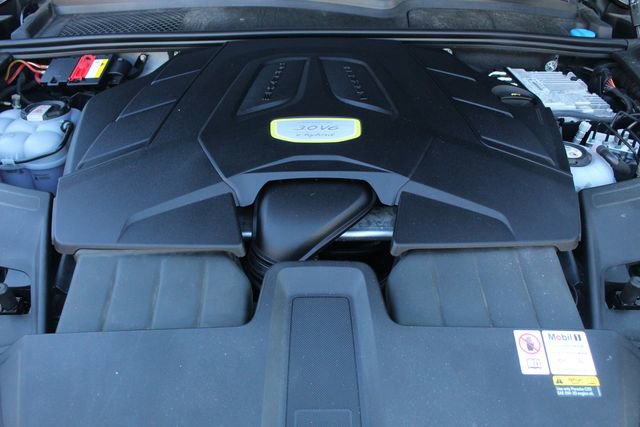 Certified 2023 Porsche Cayenne Platinum Edition w/ Assistance Package image 16