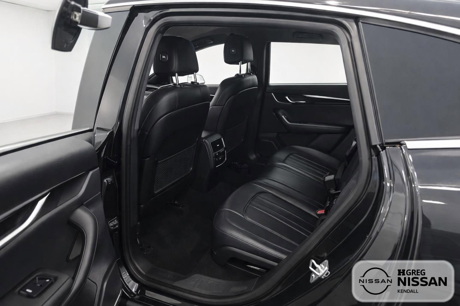 Used 2018 Maserati Levante AWD/4WD image 12