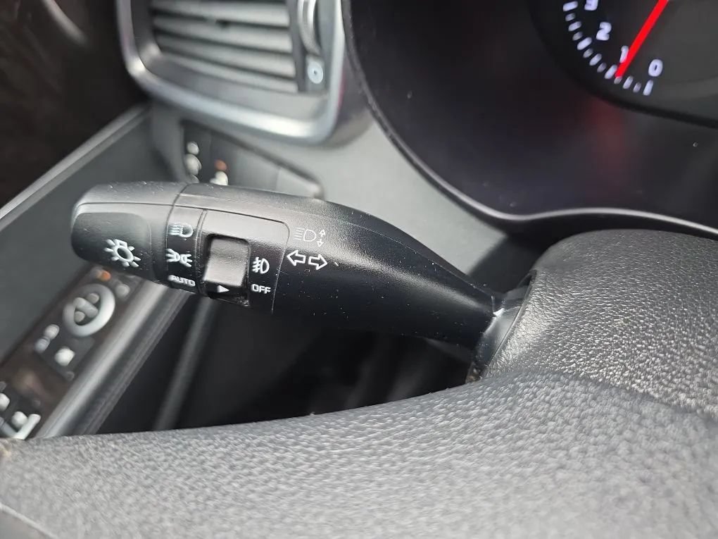 Used 2018 Kia Sorento EX FWD image 19
