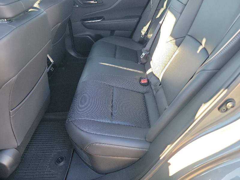 Used 2025 Toyota Crown image 9