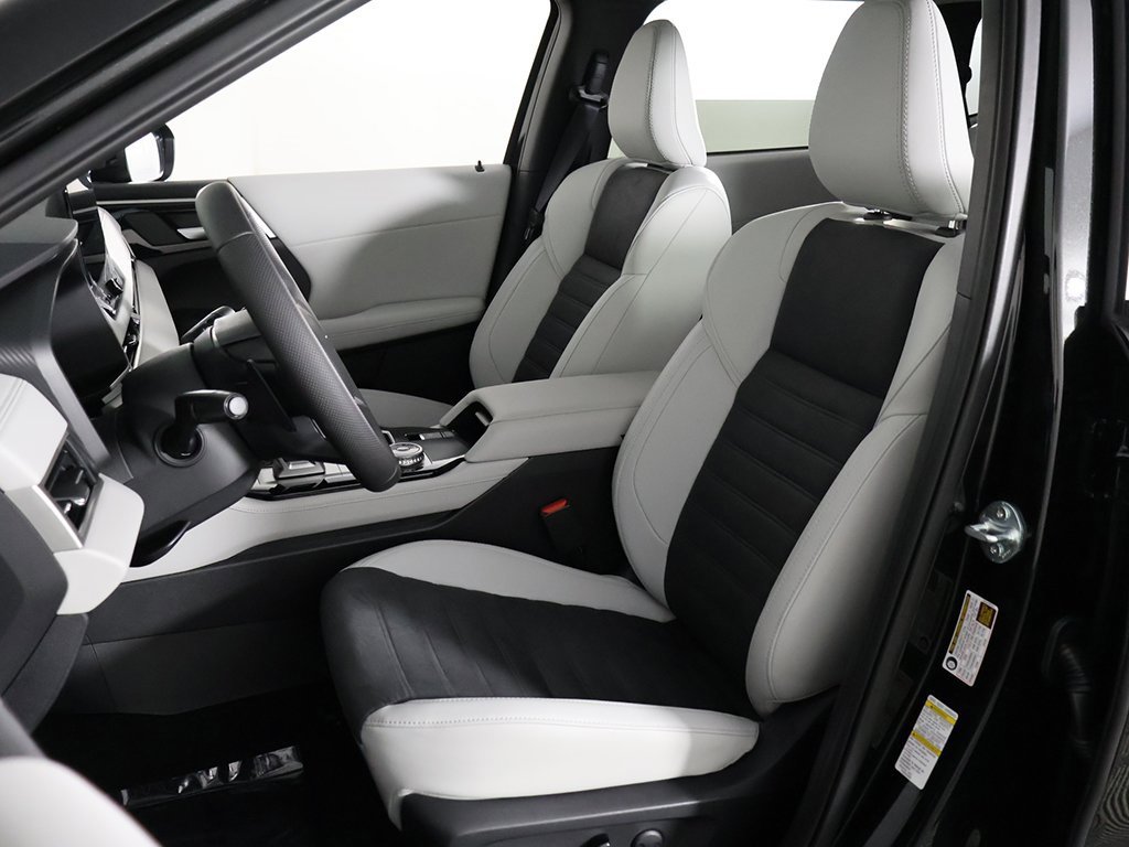 New 2025 Mitsubishi Outlander SE image 32