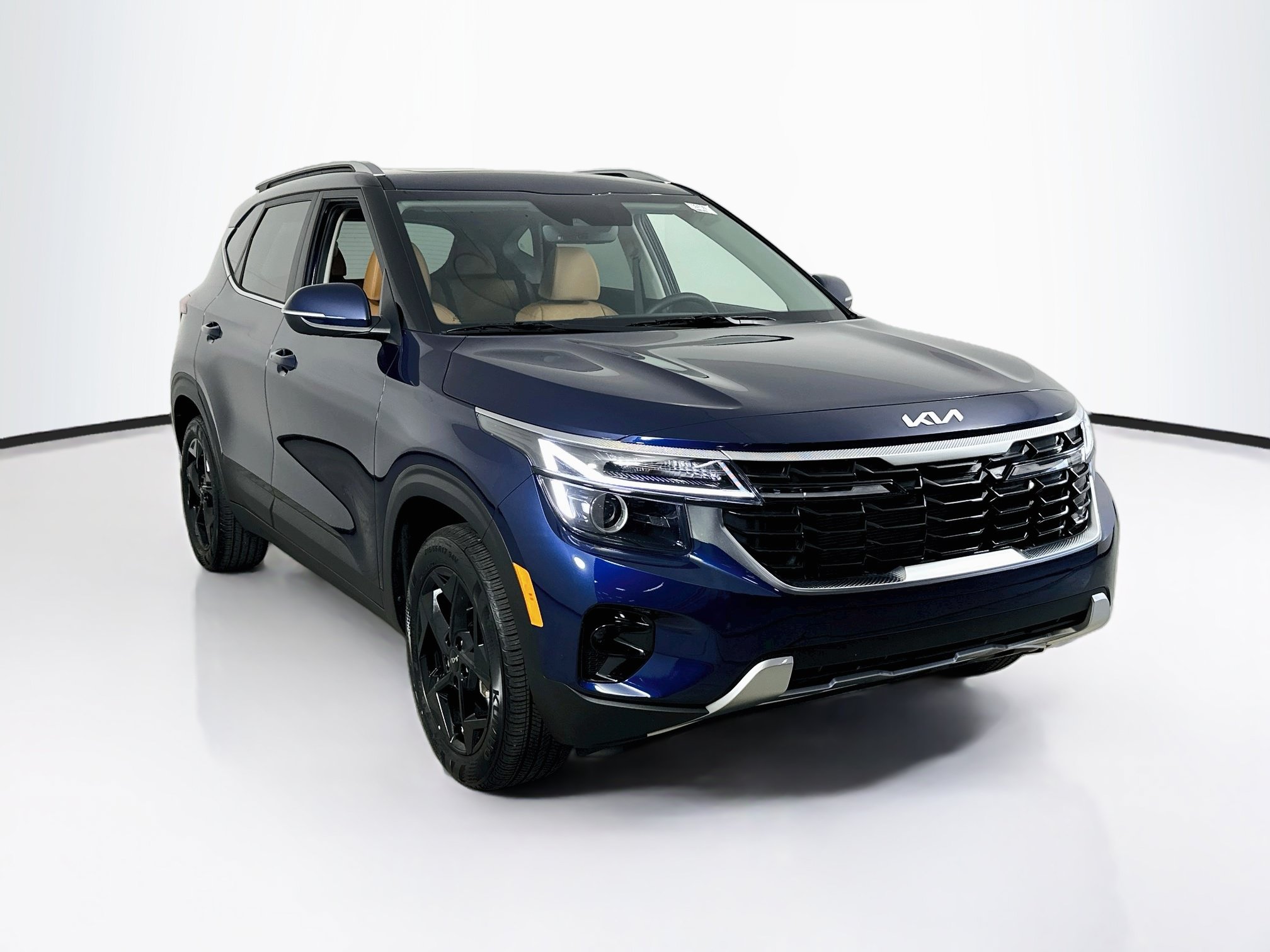 Used 2026 Kia Seltos EX FWD image 3