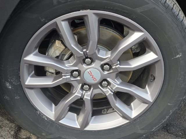 Used 2023 GMC Terrain SLT w/ Tech Package image 9